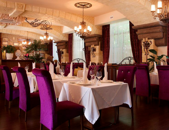 Ресторан Saint Michel - Отель Resort & Spa Doville 5* / СПА отель Довиль 5*