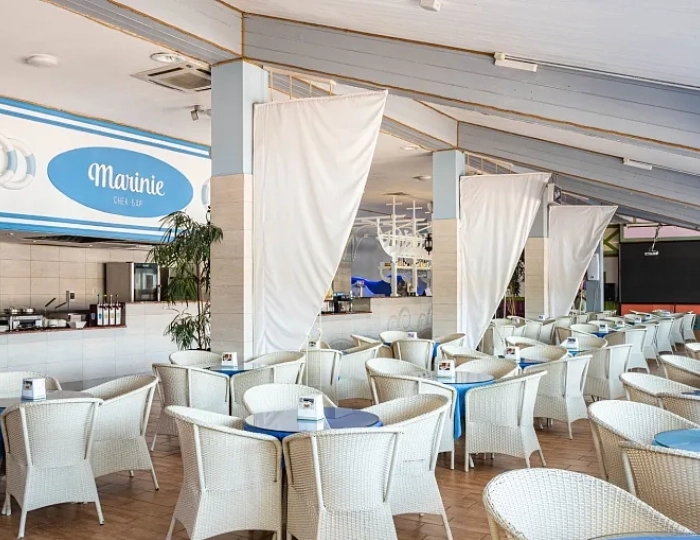 Снек-бар Marinie - Alean Family Doville