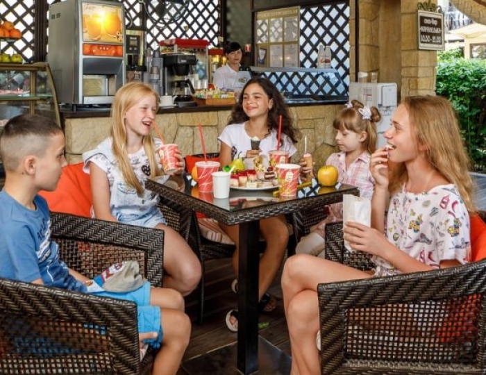 Детское кафе «Карамелька» - Alean Family Doville